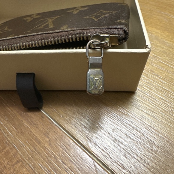 Key pouch - Picture 7 of 8